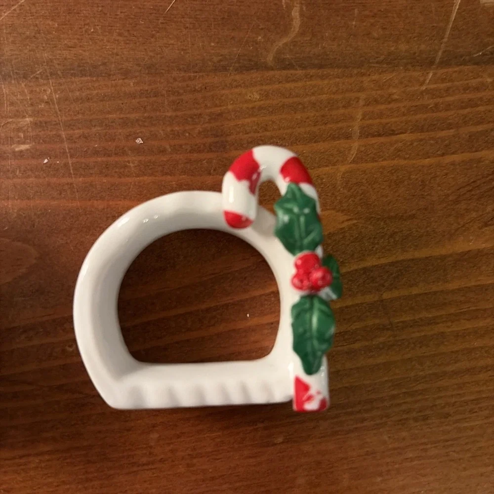 Vintage Christmas Holiday Ceramic Napkin Rings Candy Canes Holly‎ Set of 8
